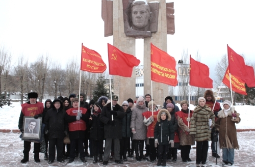 Возложение цветов к памятнику Мусы Джалиля